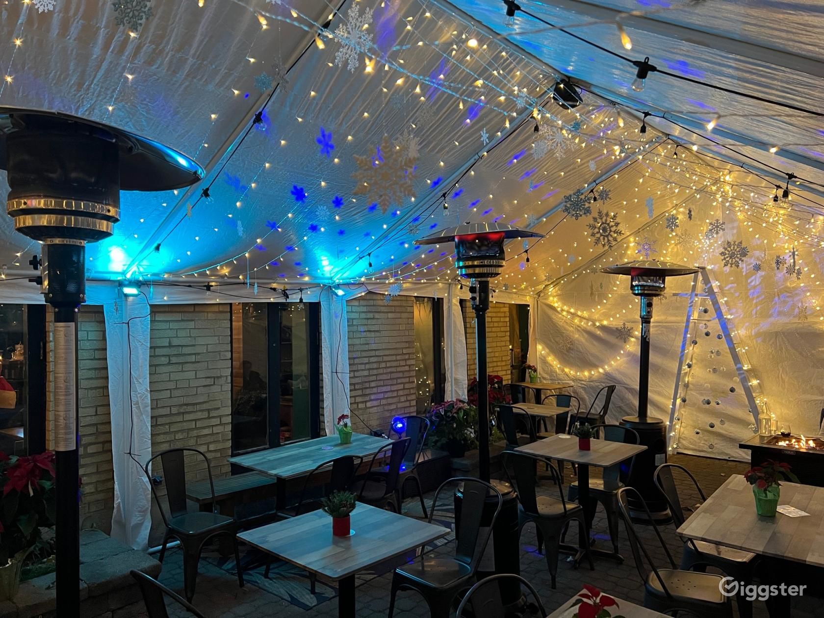 Relaxing Cafe and Bar in Chicago Rent this location on Giggster