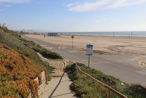 Dockweiler Beach | Lifeguard Towers 49-50 Photo 79