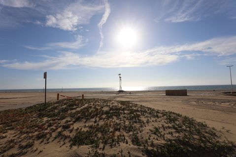 Dockweiler Beach | Lifeguard Towers 49-50 Photo 81