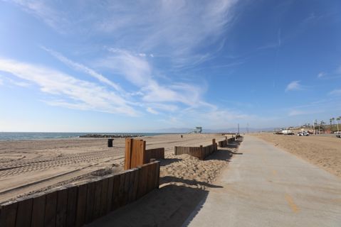 Dockweiler Beach | Lifeguard Towers 49-50 Photo 46