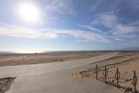Dockweiler Beach | Lifeguard Towers 49-50 Photo 48