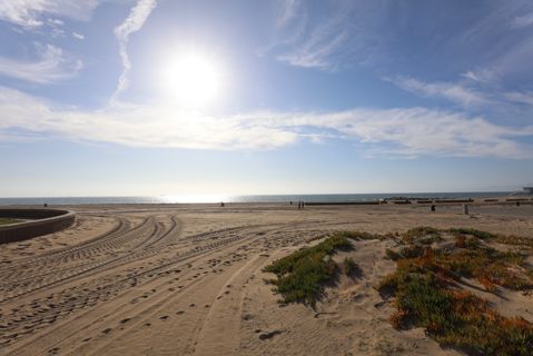 Dockweiler Beach | Lifeguard Towers 49-50 Photo 83
