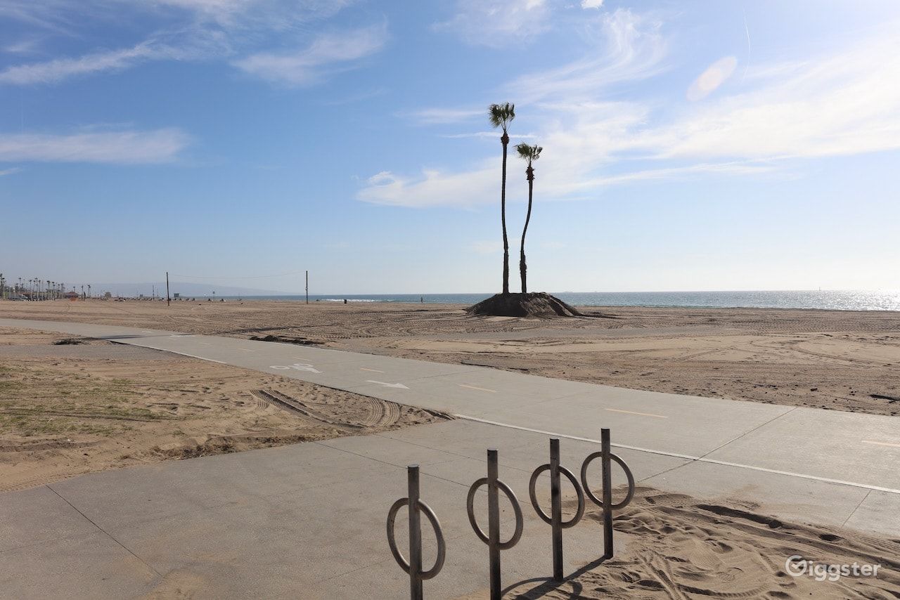 Dockweiler Beach | Lifeguard Towers 49-50 Photo 49