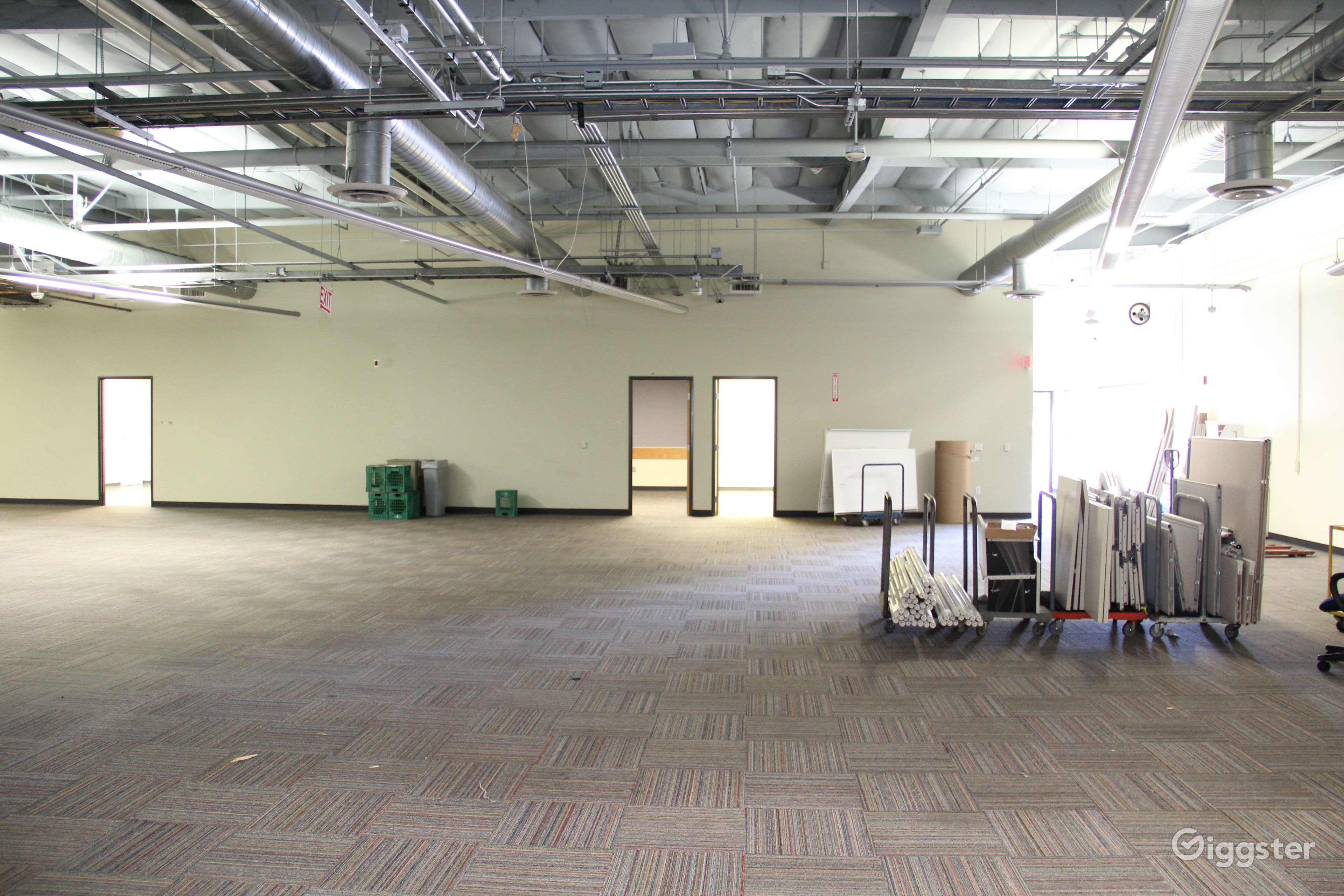 Data Center, 25+ Offices, Warehouse Flex Space Rent this location on