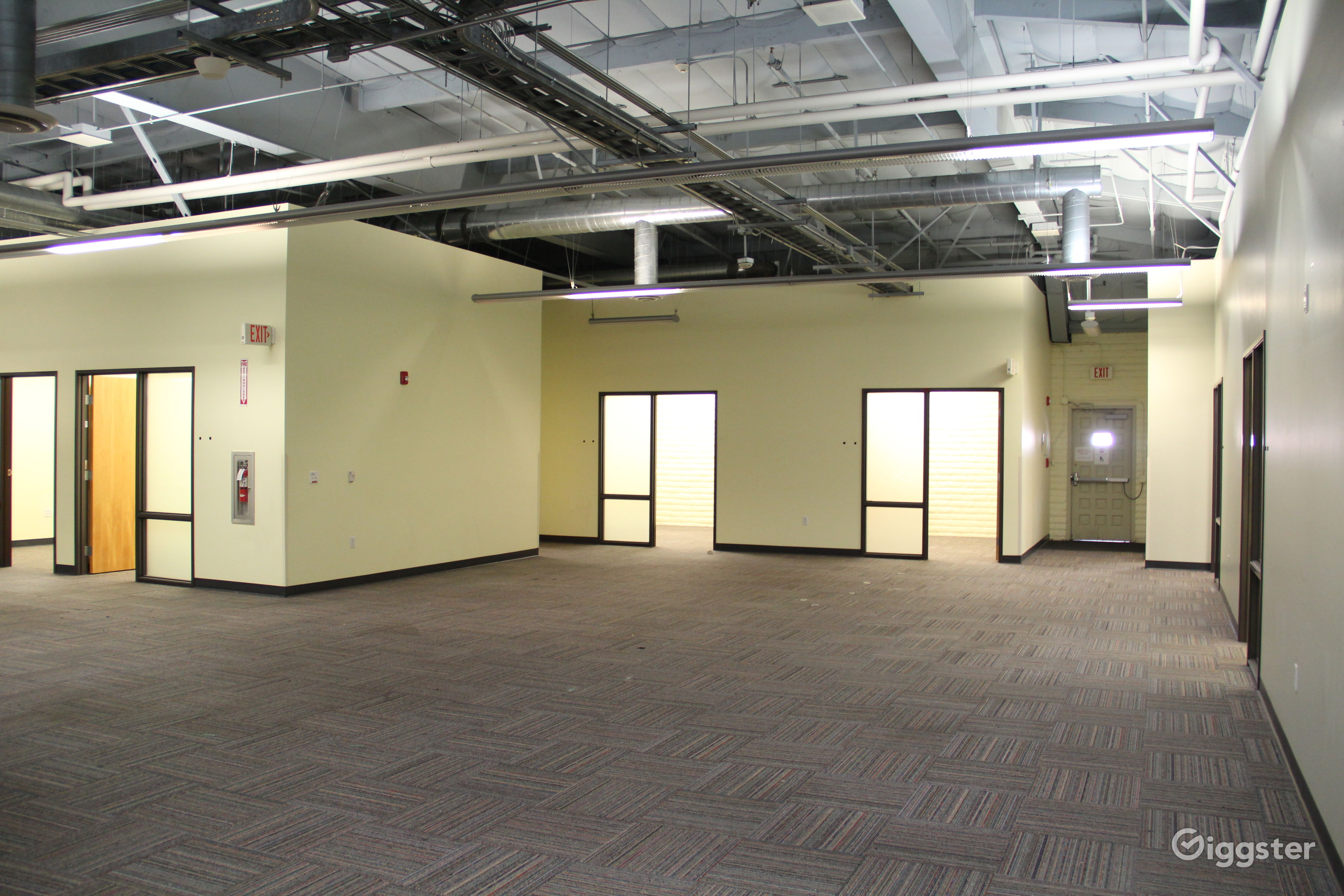Data Center, 25+ Offices, Warehouse Flex Space Rent this location on