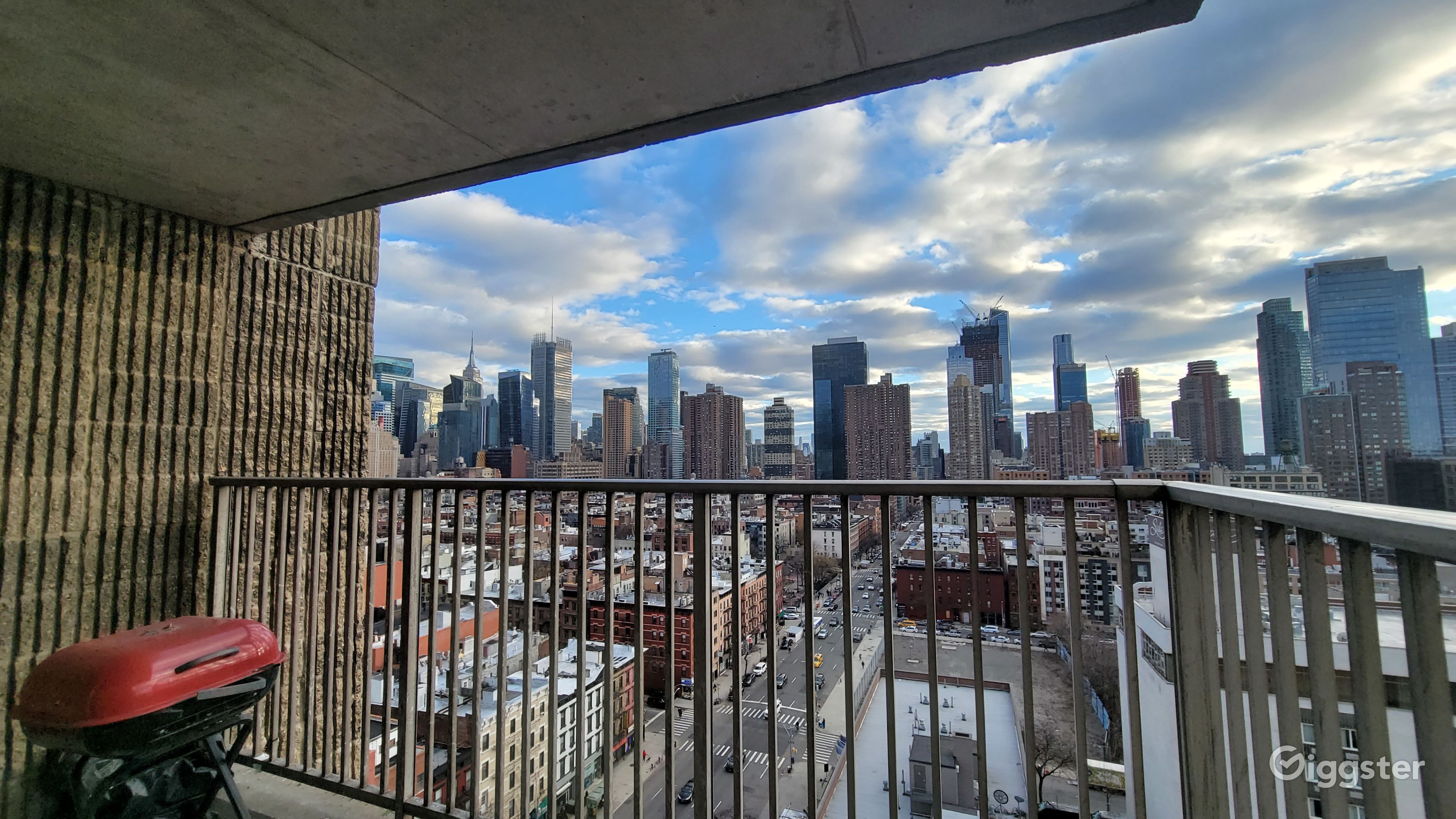 Unique & Artsy Apartment with a VIEW in Manhattan! Rent this location on Giggster