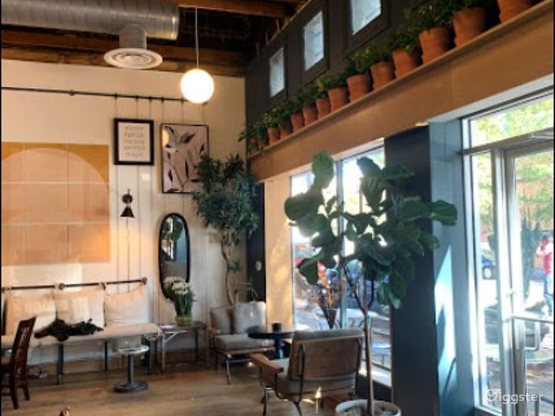 Casual and Intimate Front Cafe Dedicated Space  Photo 3