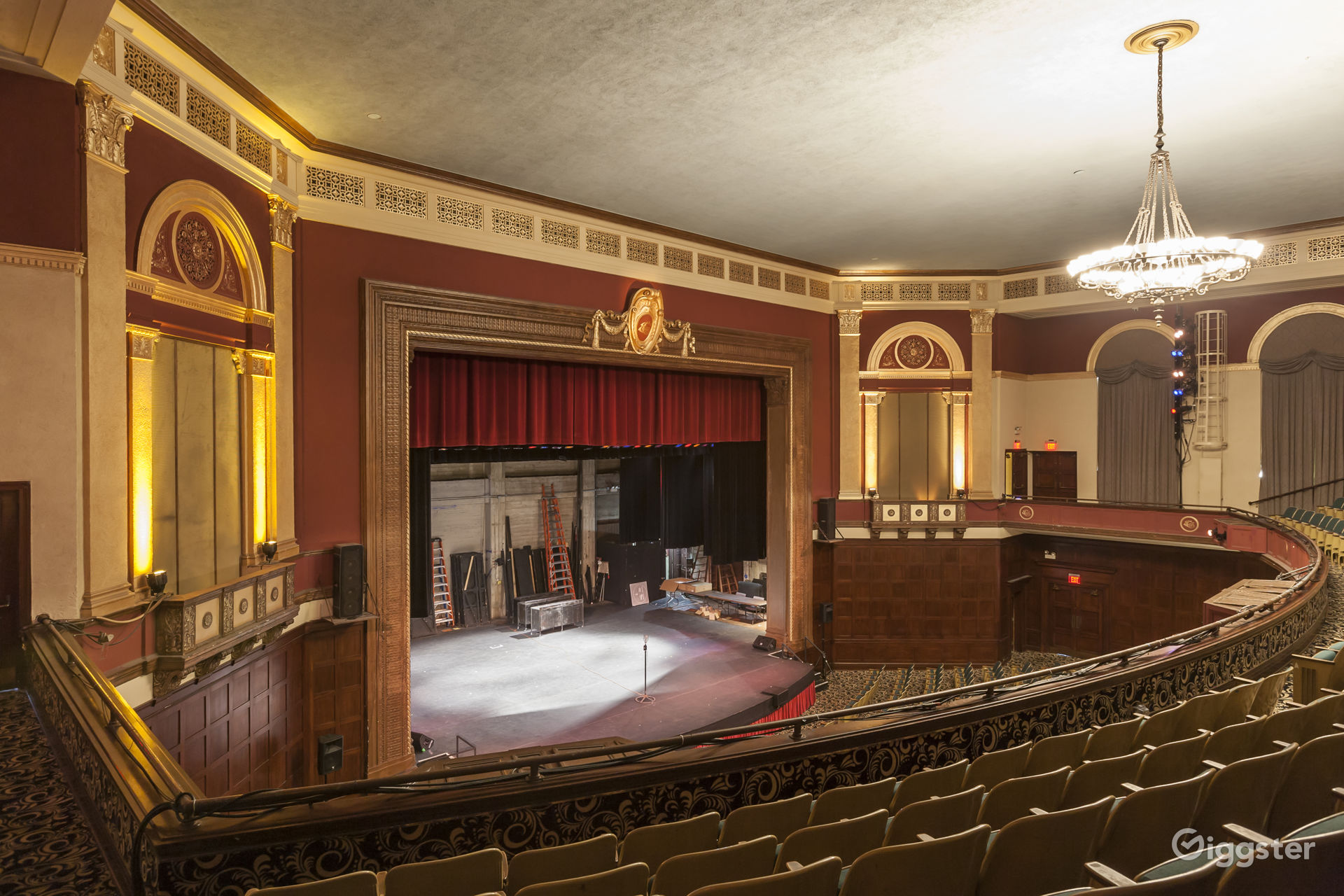 Old Hollywood Theatre Rent this location on Giggster