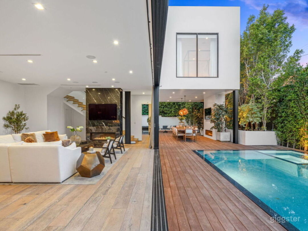Modern Mansion w/ Pool & Contemporary Interior | Rent this location on ...