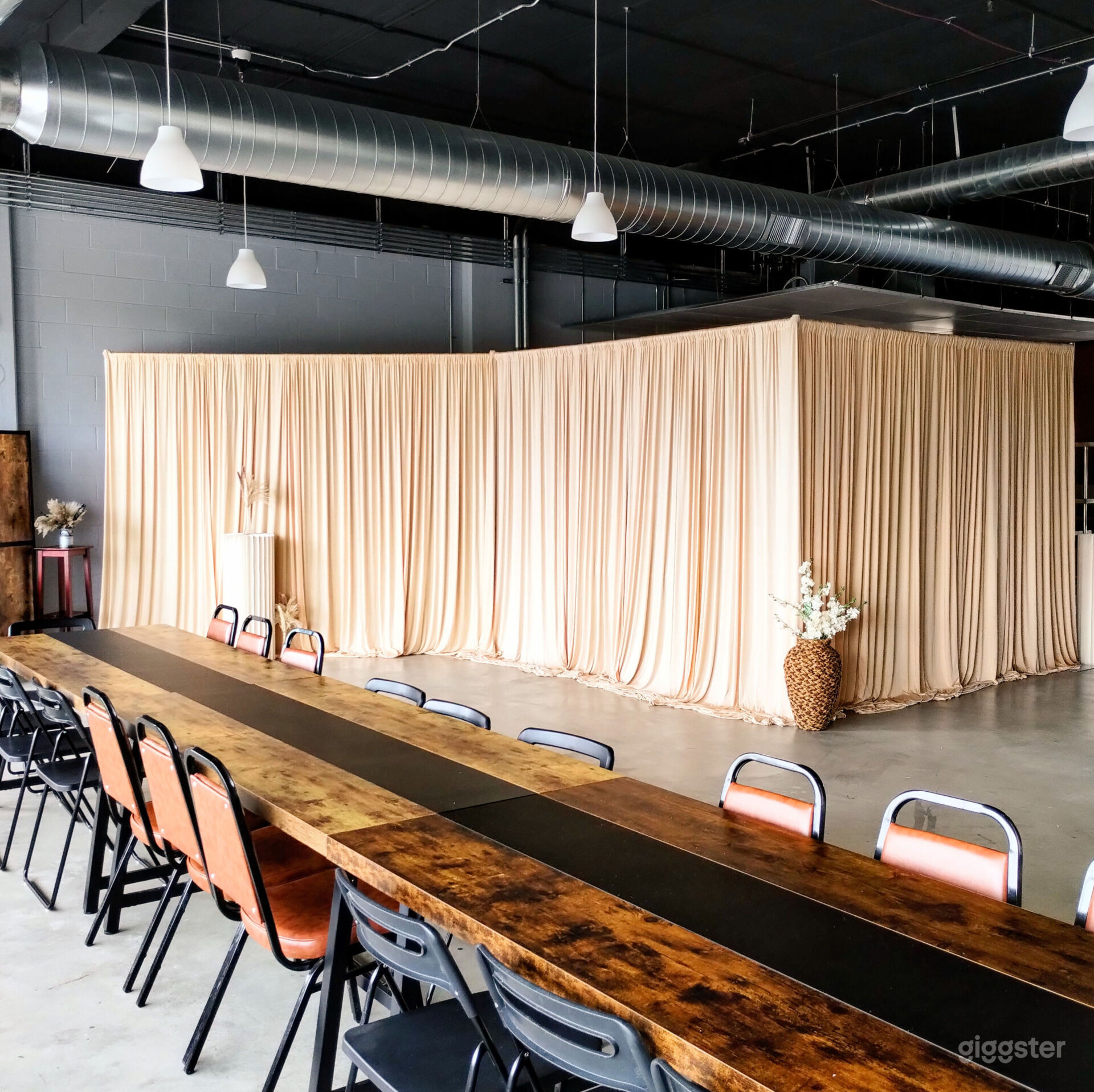 Bright Cozy Lounge and Flexible Event Space with Riverfront, Aurora