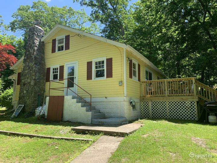 Side/back of house w deck