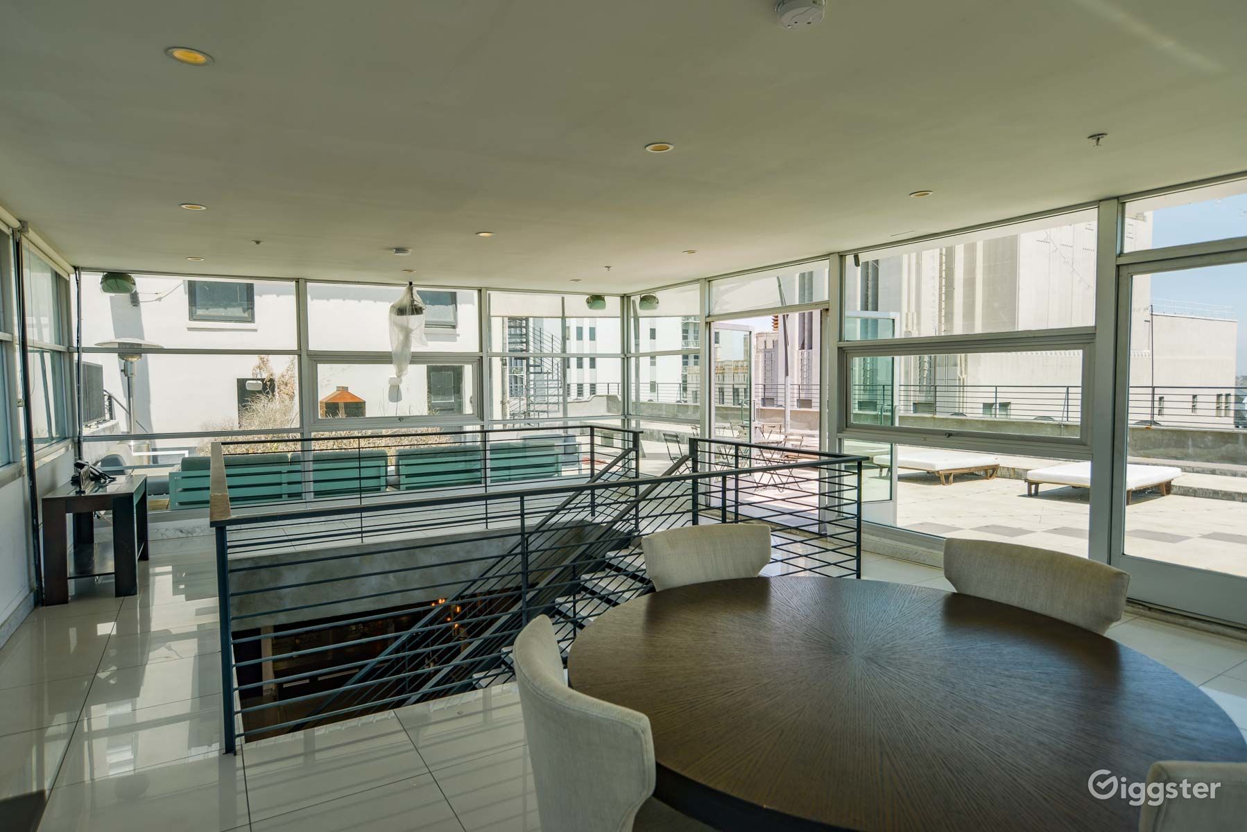 Huge Penthouse with a Private Rooftop | Rent this location on Giggster - Private Rooftop Penthouse Suites With Private Private Office