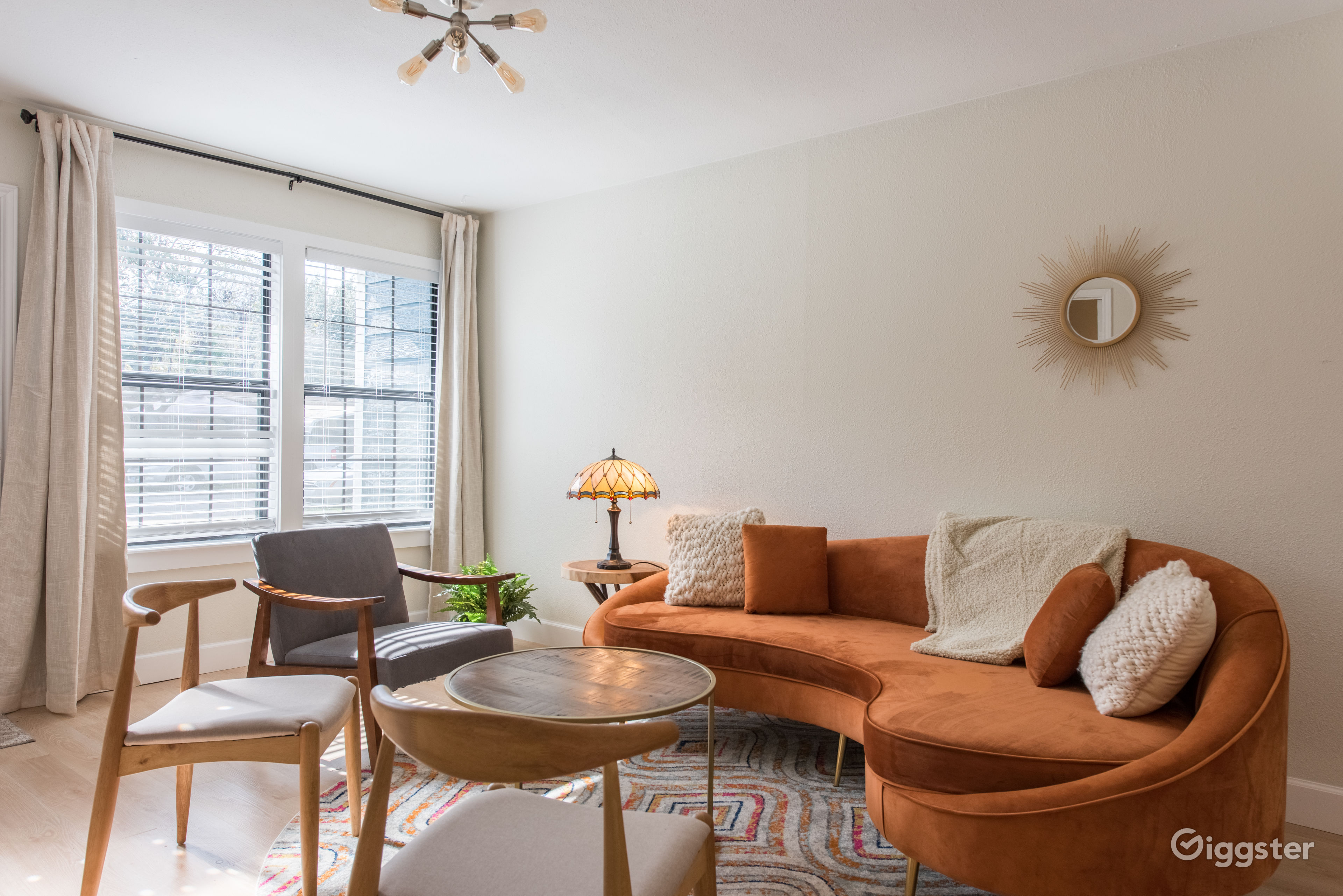 Stylish, Cozy Home in East Austin! Rent this location on Giggster