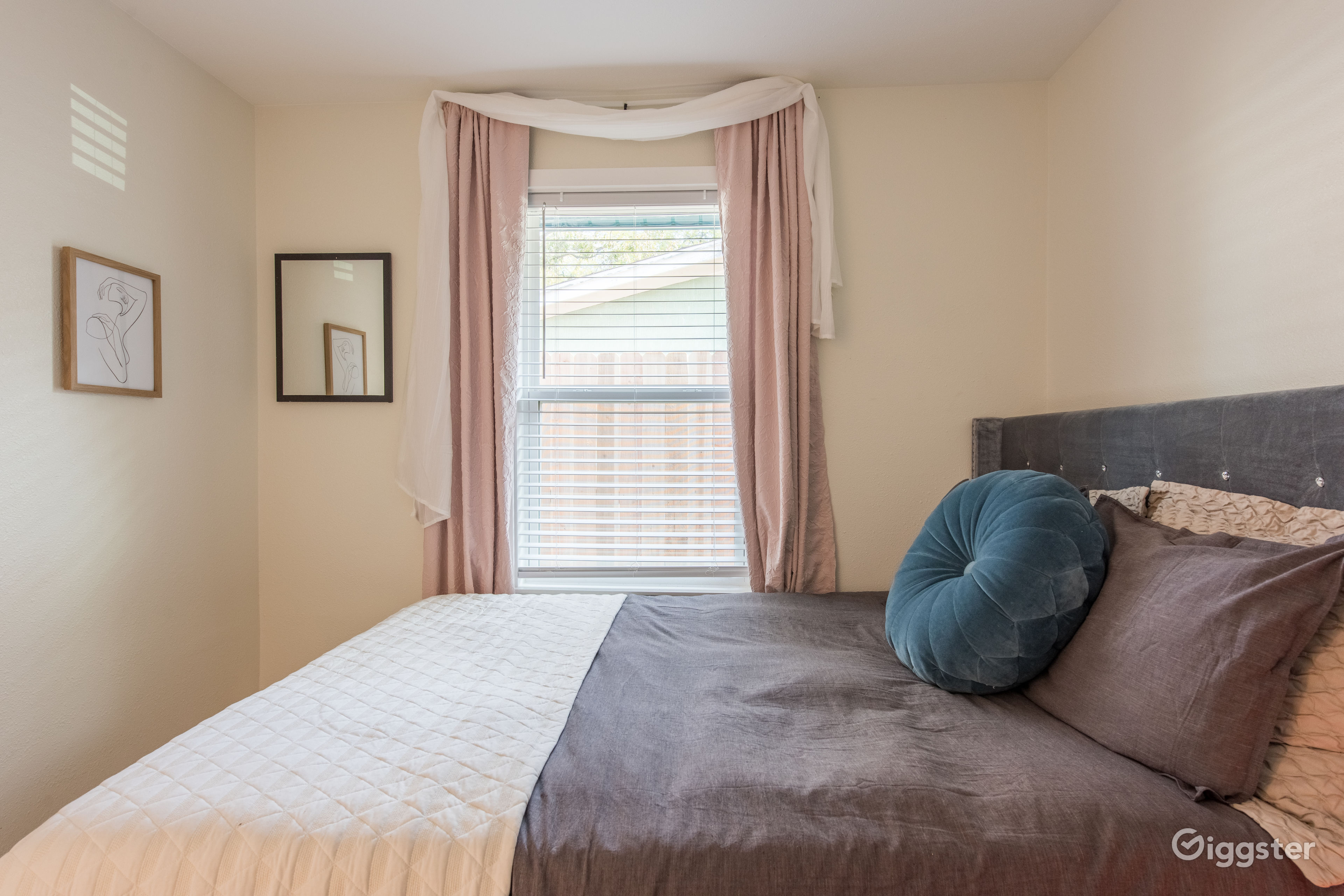 Stylish, Cozy Home in East Austin! Rent this location on Giggster