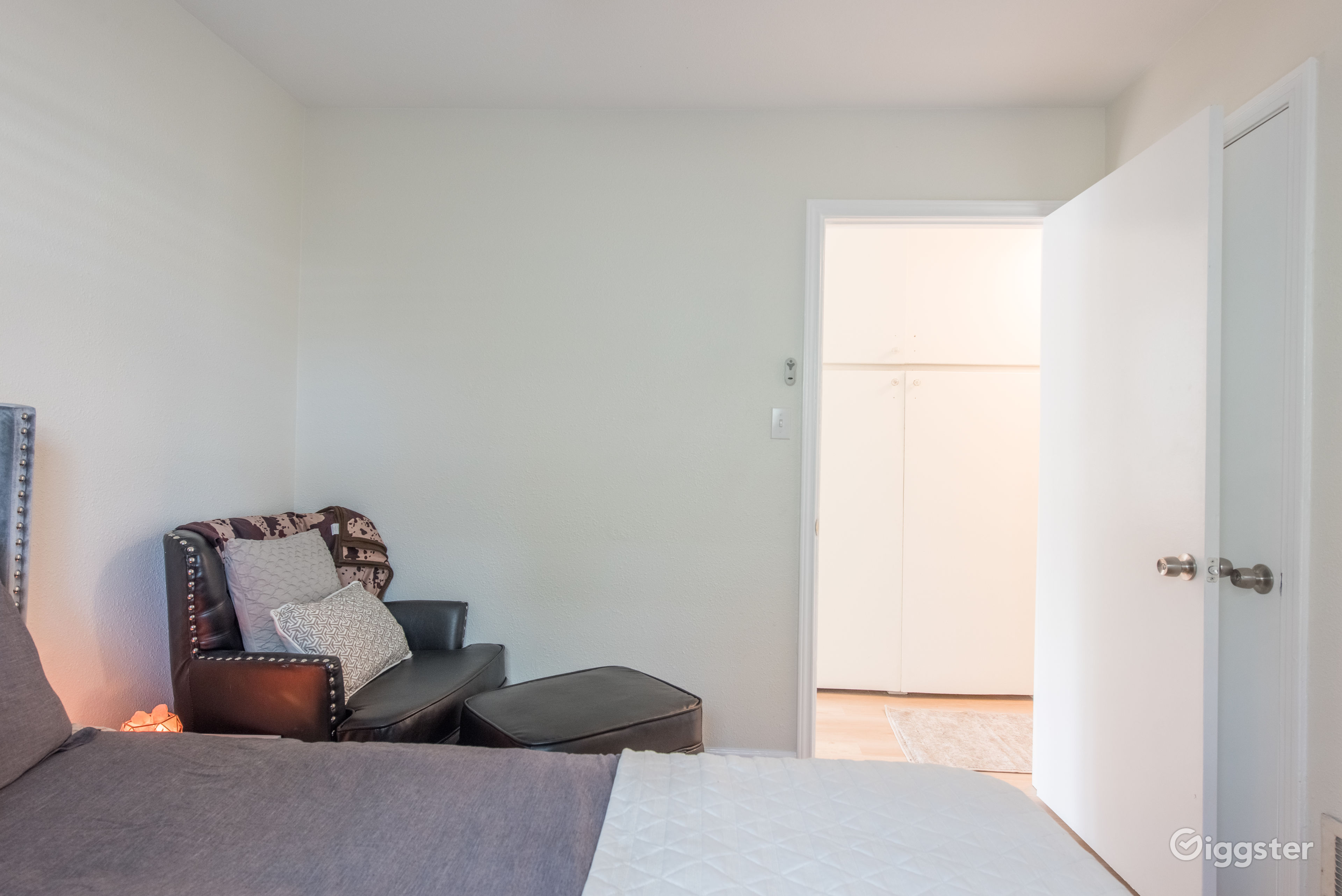 Stylish, Cozy Home in East Austin! Rent this location on Giggster