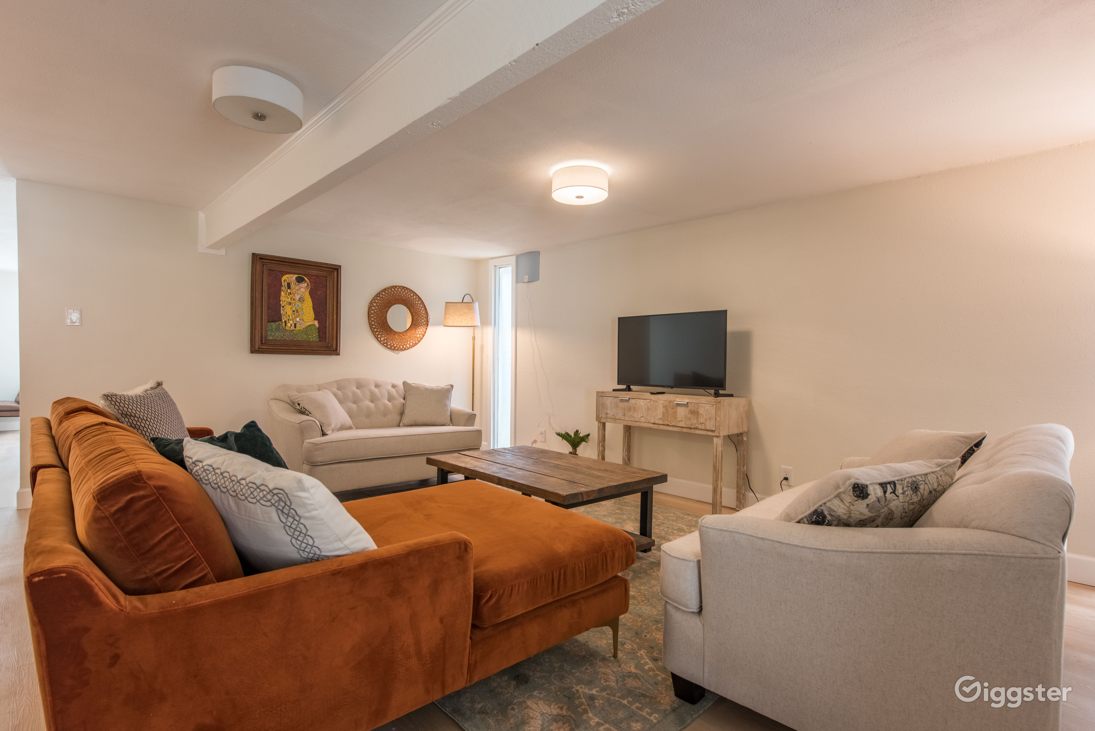 Stylish, Cozy Home in East Austin! Rent this location on Giggster