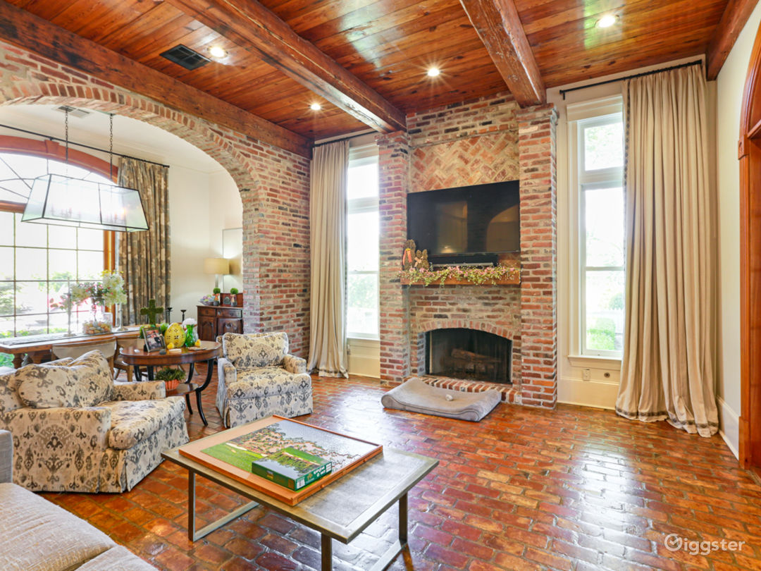 Beautiful Estate w/ Huge Pool/Lazy River &amp; 5+Acres Photo 3