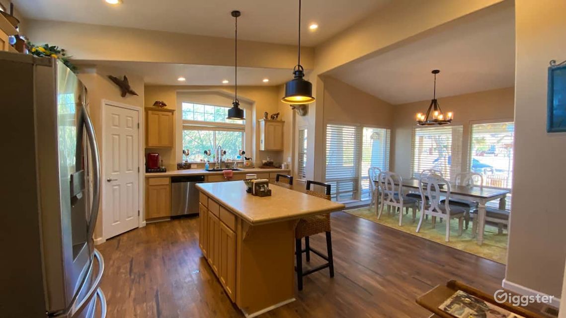 Decorated Ranch House w/best view in Yuca Valley Rent this location