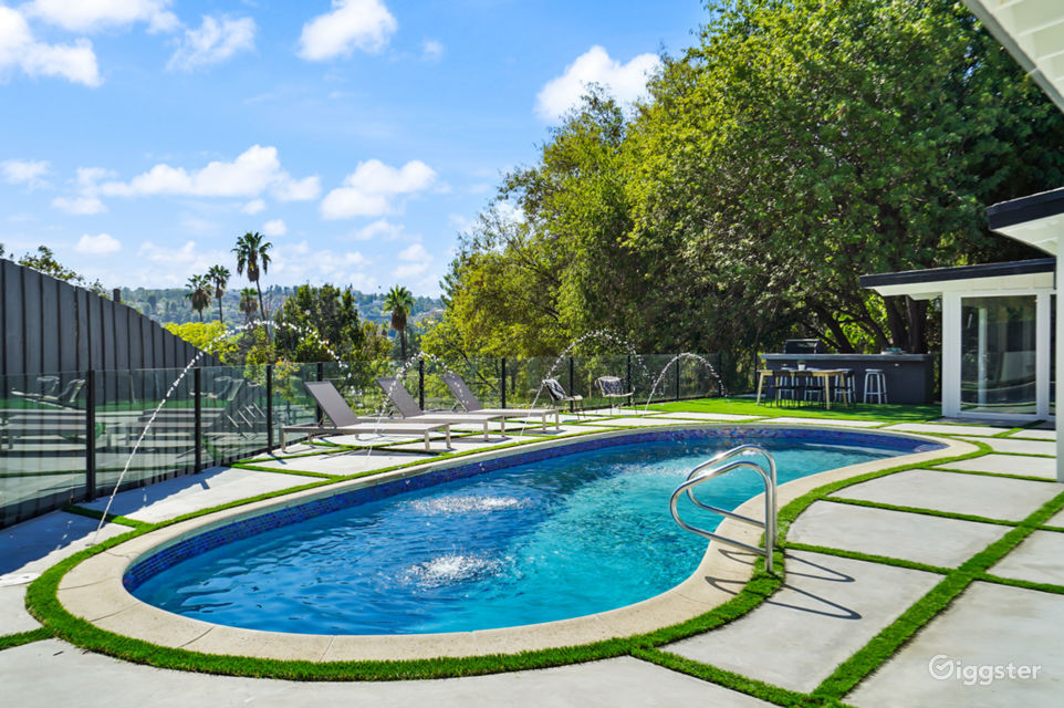 Modern Tarzana Estate with Pool & Jetliner Views Rent this location