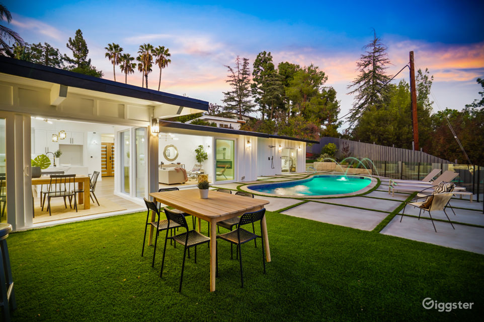 Modern Tarzana Estate with Pool & Jetliner Views Rent this location