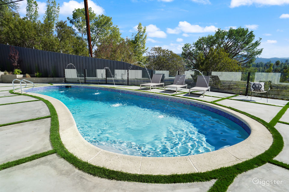 Modern Tarzana Estate with Pool & Jetliner Views Rent this location