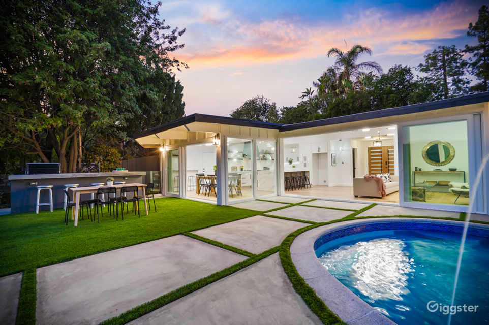 Modern Tarzana Estate with Pool & Jetliner Views Rent this location