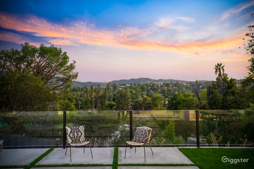 Modern Tarzana Estate with Pool & Jetliner Views Rent this location