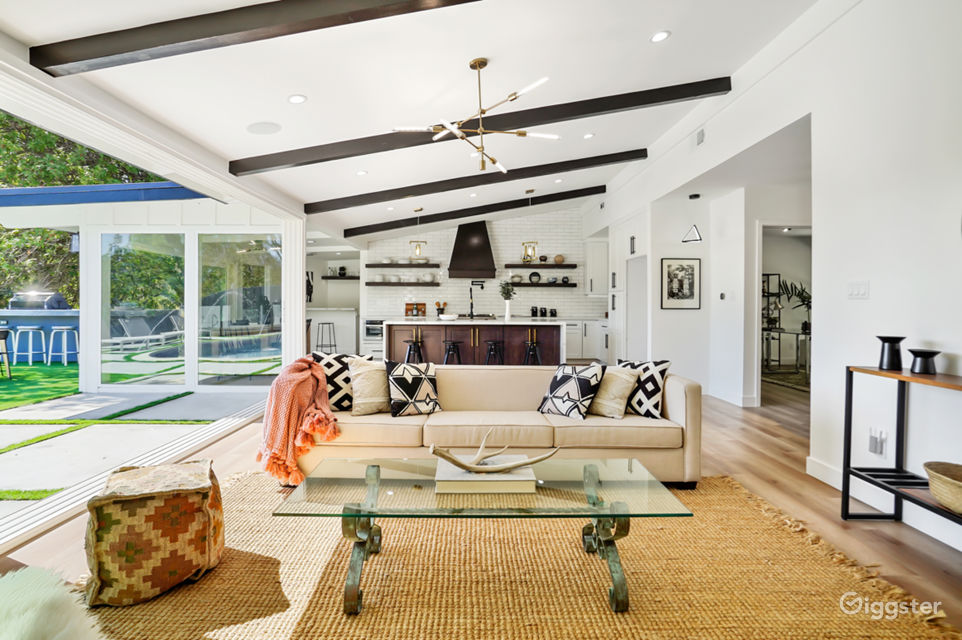 Modern Tarzana Estate with Pool & Jetliner Views Rent this location on Giggster