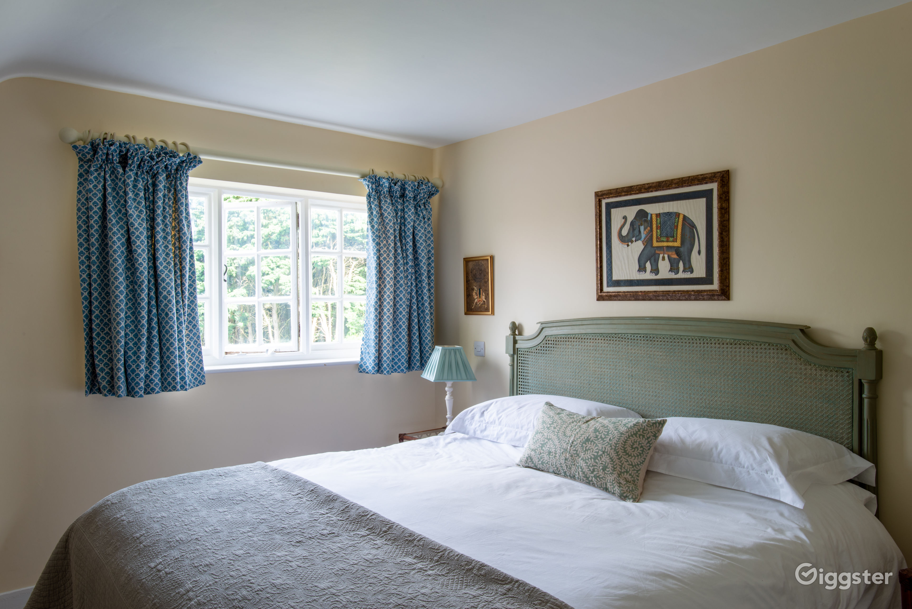 Traditional Historic Manor House Rent this location on Giggster