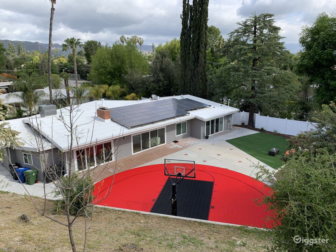 Modern Rustic Home with Custom Pool & Sports Court Rent this location