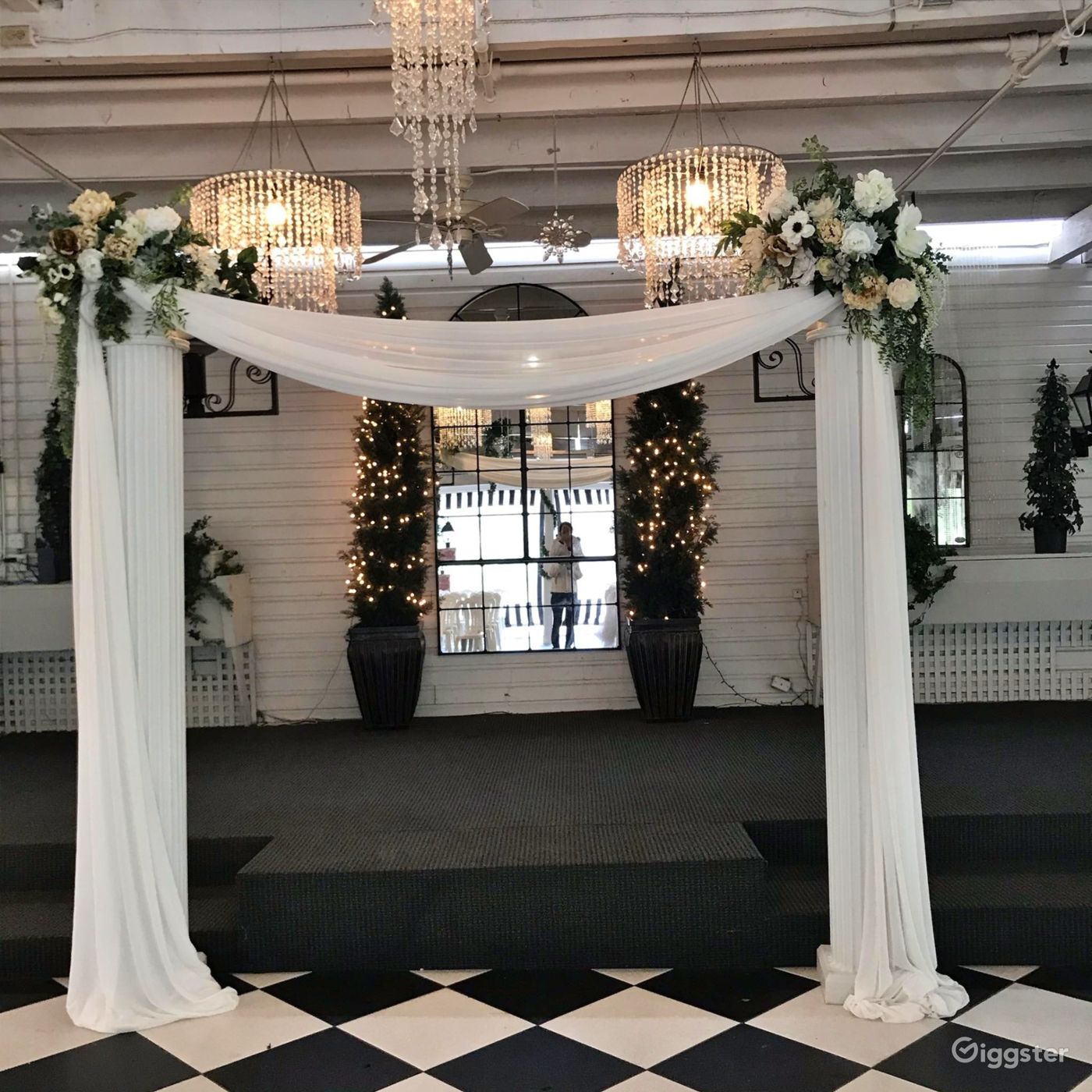 Crystal Garden Room Rent this location on Giggster