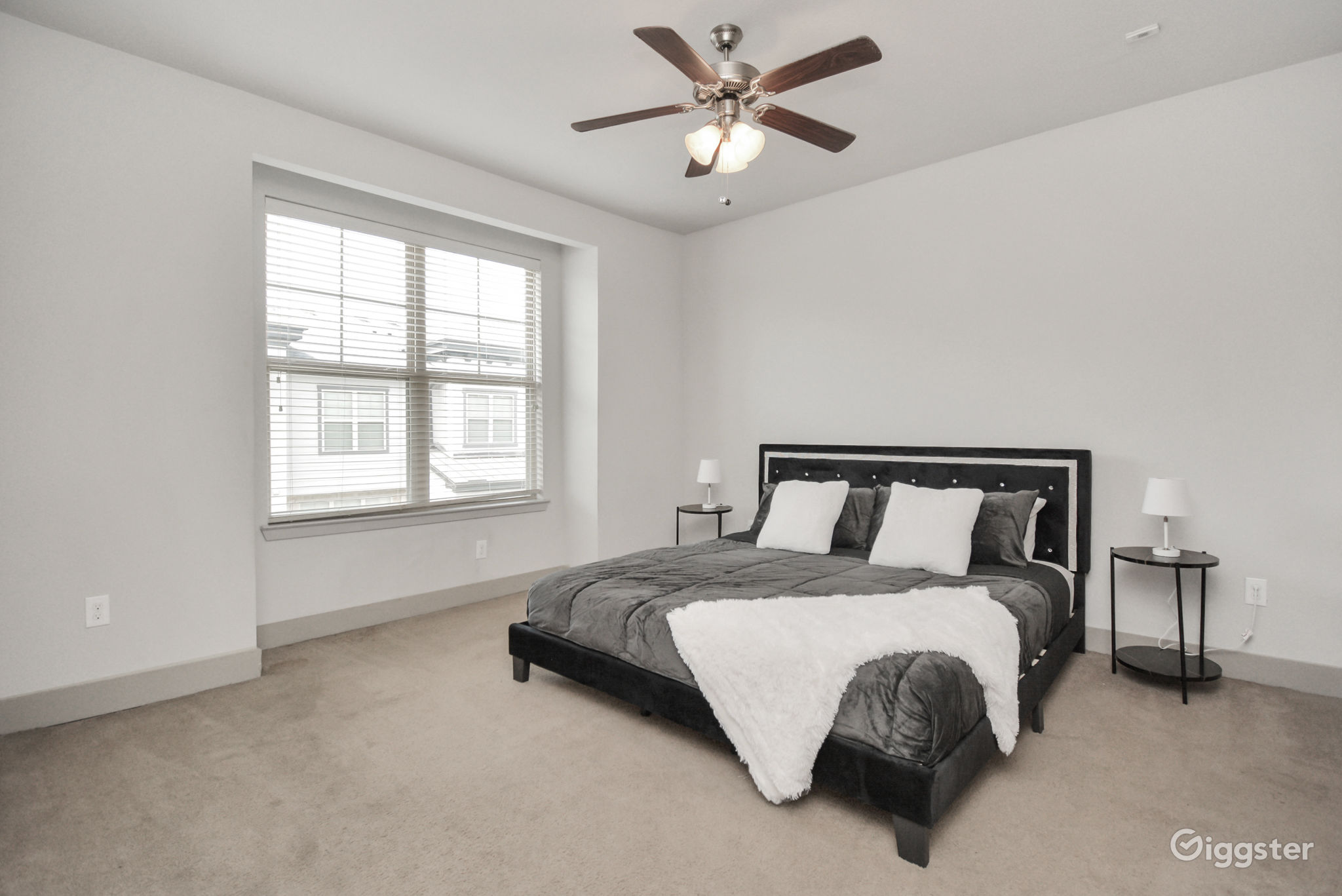 Luxury 3 story townhouse near galleria Rent this location on Giggster