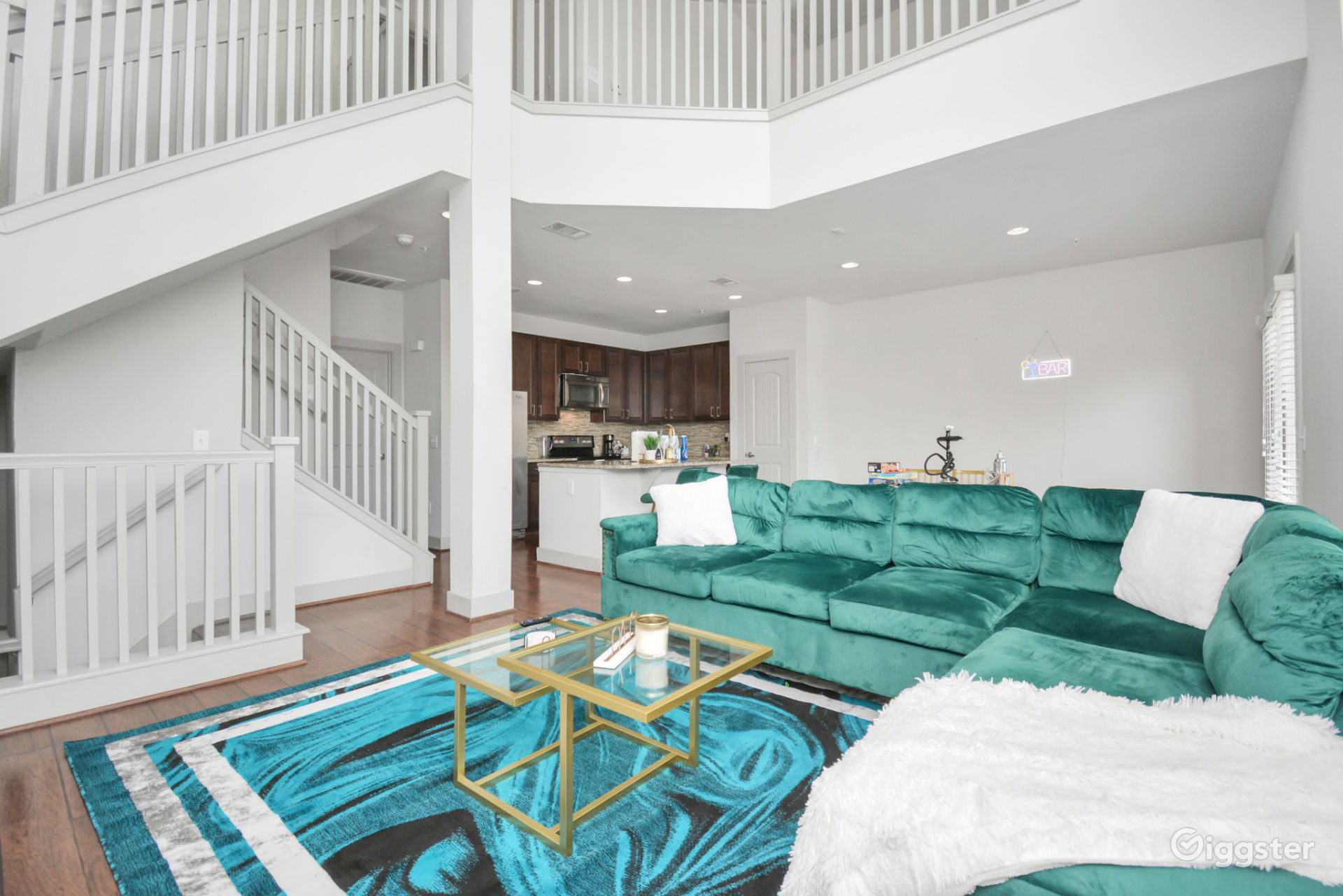 Luxury 3 story townhouse near galleria Rent this location on Giggster