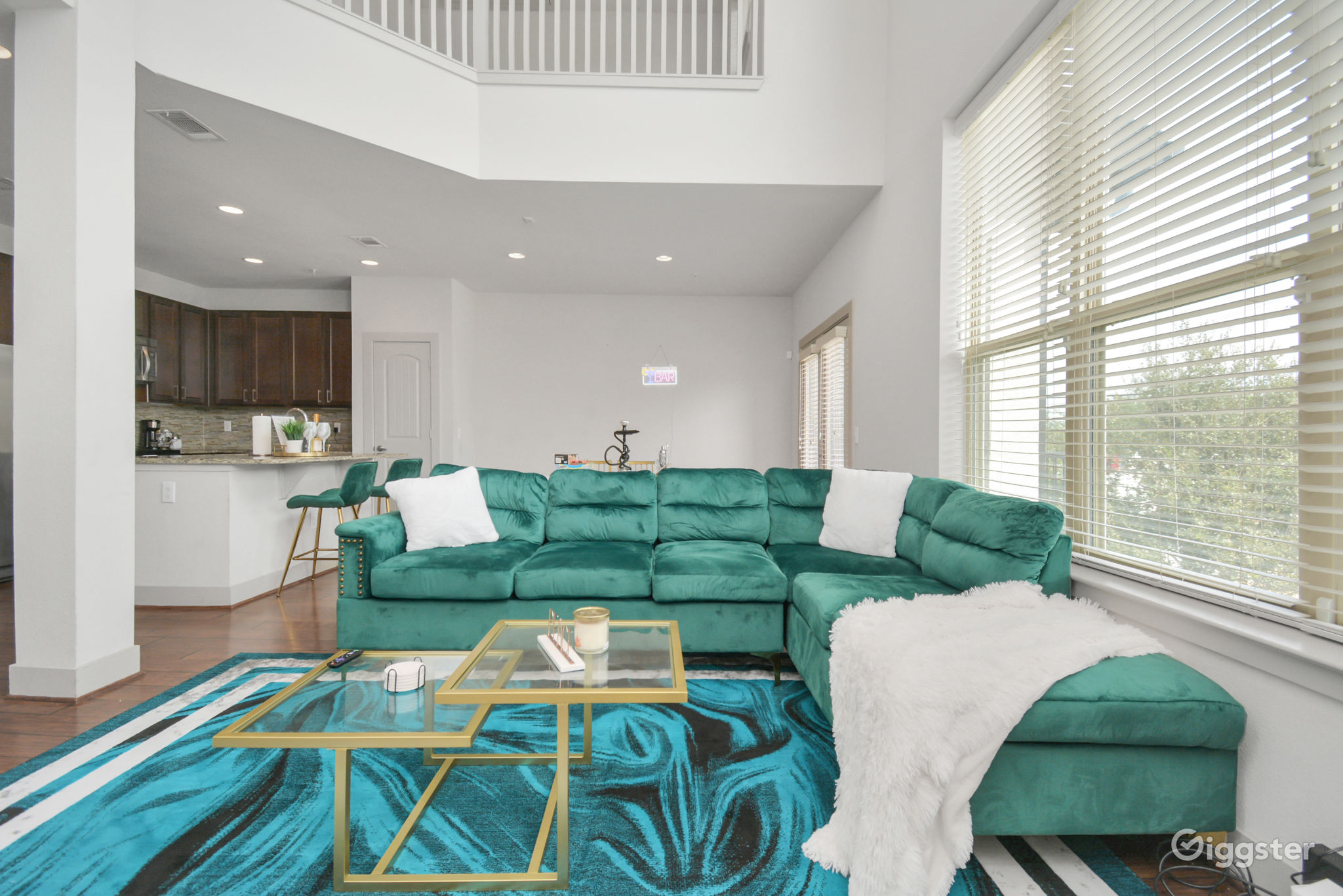 Luxury 3 story townhouse near galleria Rent this location on Giggster