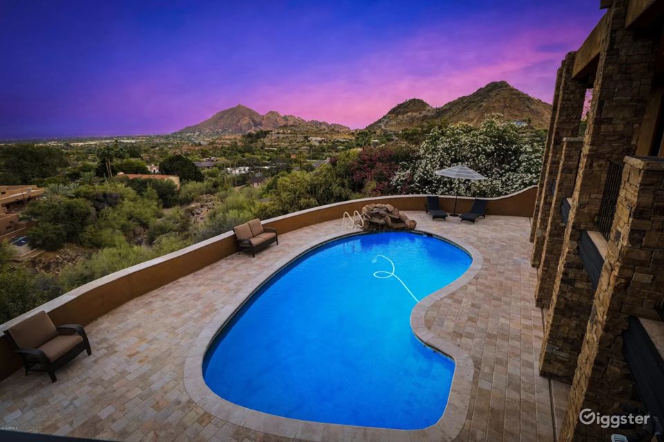 Castle in the hills overlooking Camelback Mountain Rent this location