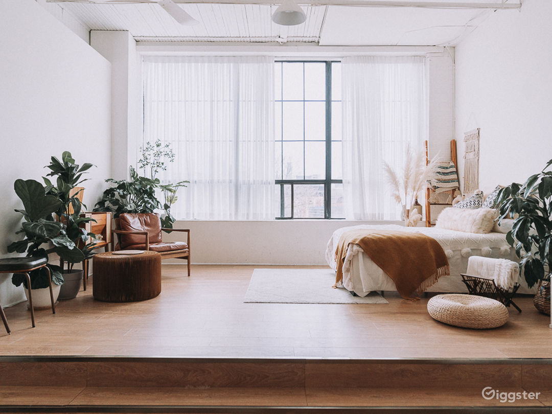  Cozy Studio With Natural Light 