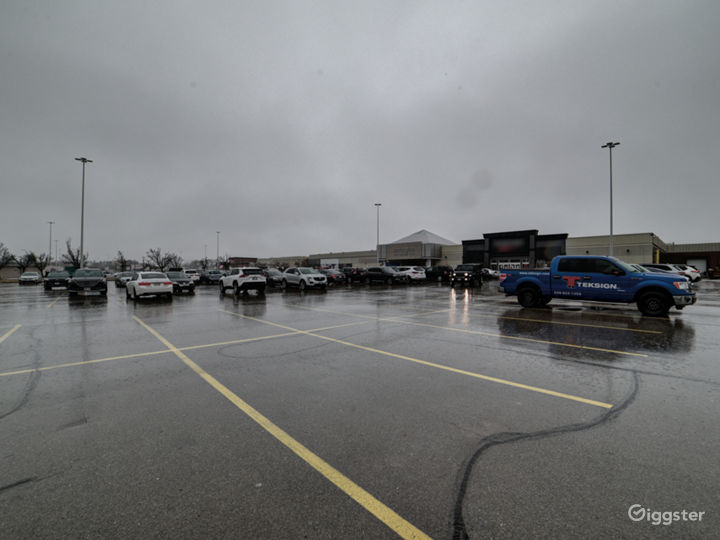 Large exterior parking lot in Burlington Rent this location on Giggster