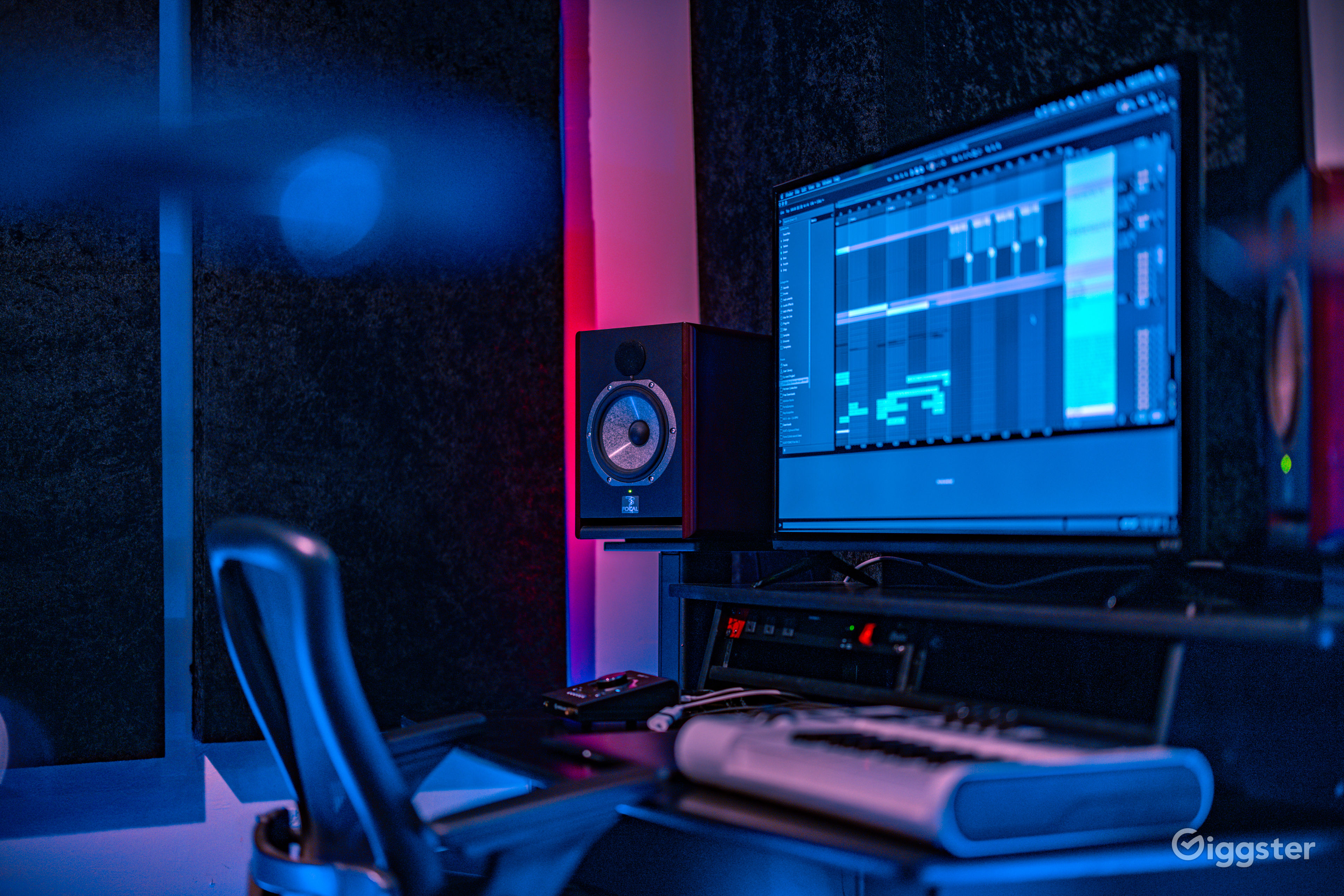 Cozy and Modern Recording Studio Rent this location on Giggster