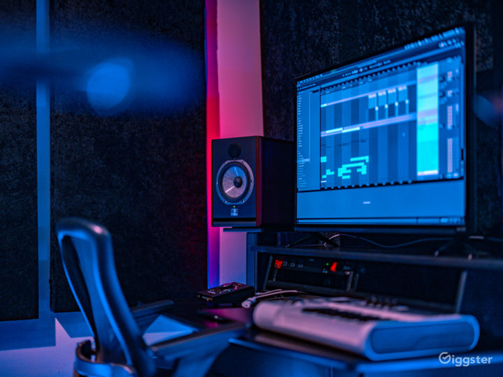 Cozy and Modern Recording Studio Rent this location on Giggster