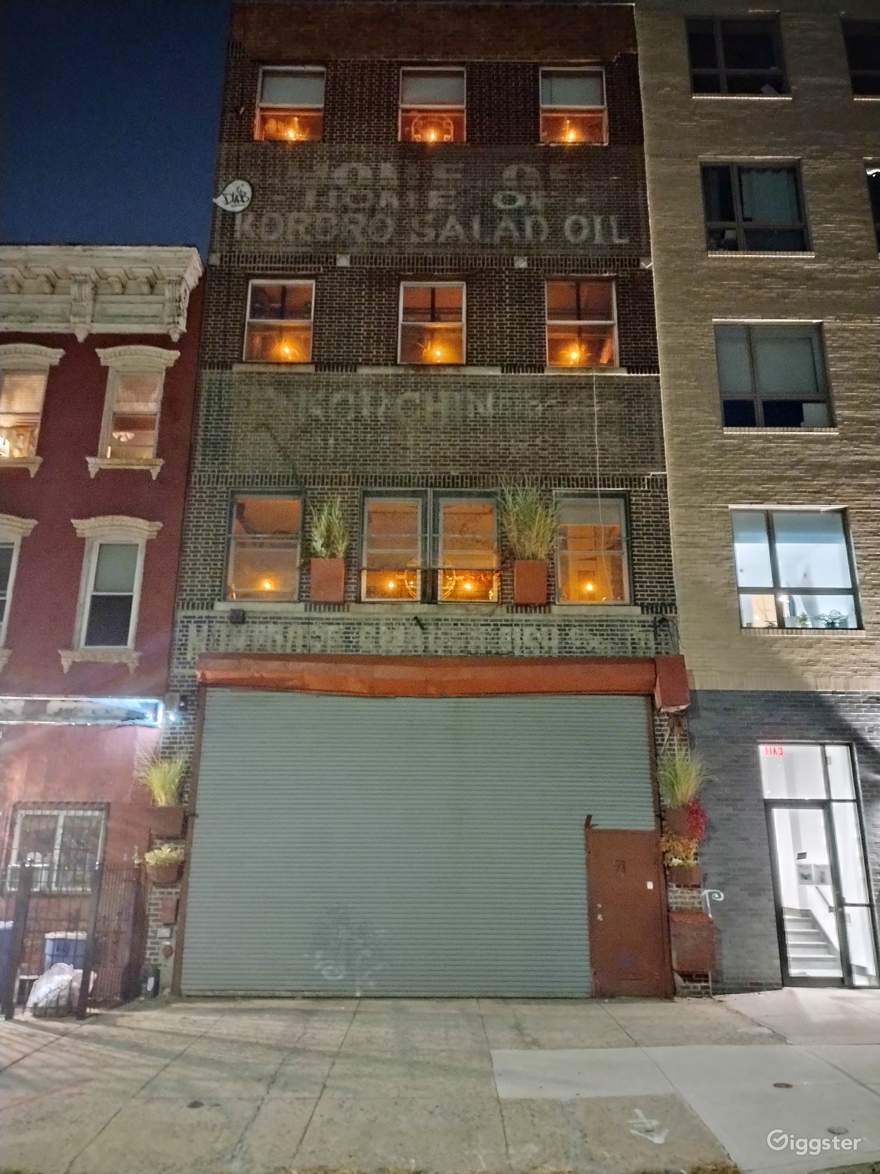 Roof gardens on Williamsburg industrial building Rent this location