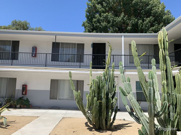 Classic Apartment in South Central Los Angeles Rent this location on