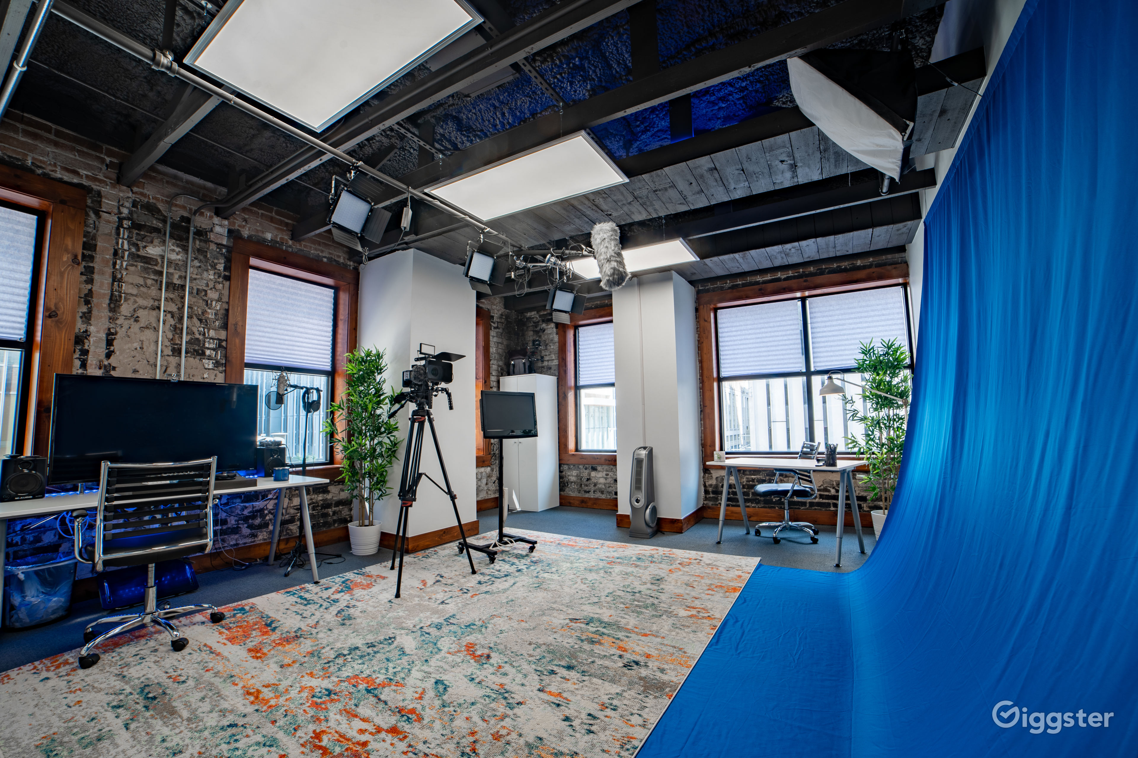 Downtown Film Photography Studio Rent this location on Giggster