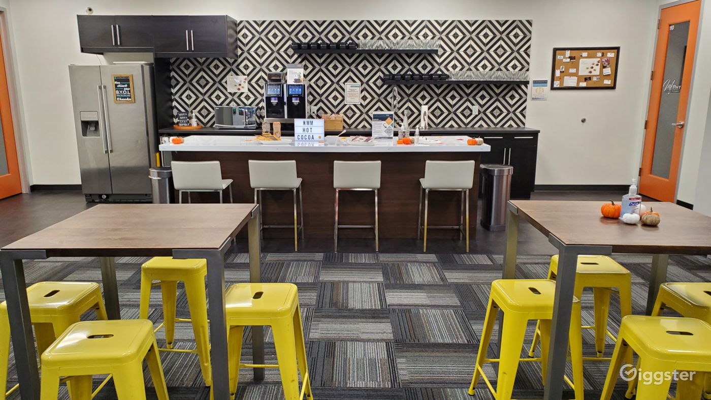 Downtown Film Photography Studio Rent this location on Giggster