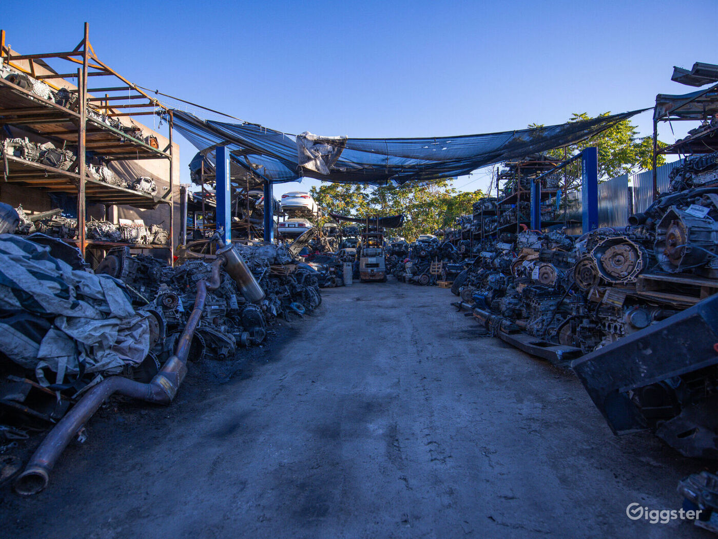 POST APOCALIPTIC JUNKYARD in DTLA Rent this location on Giggster