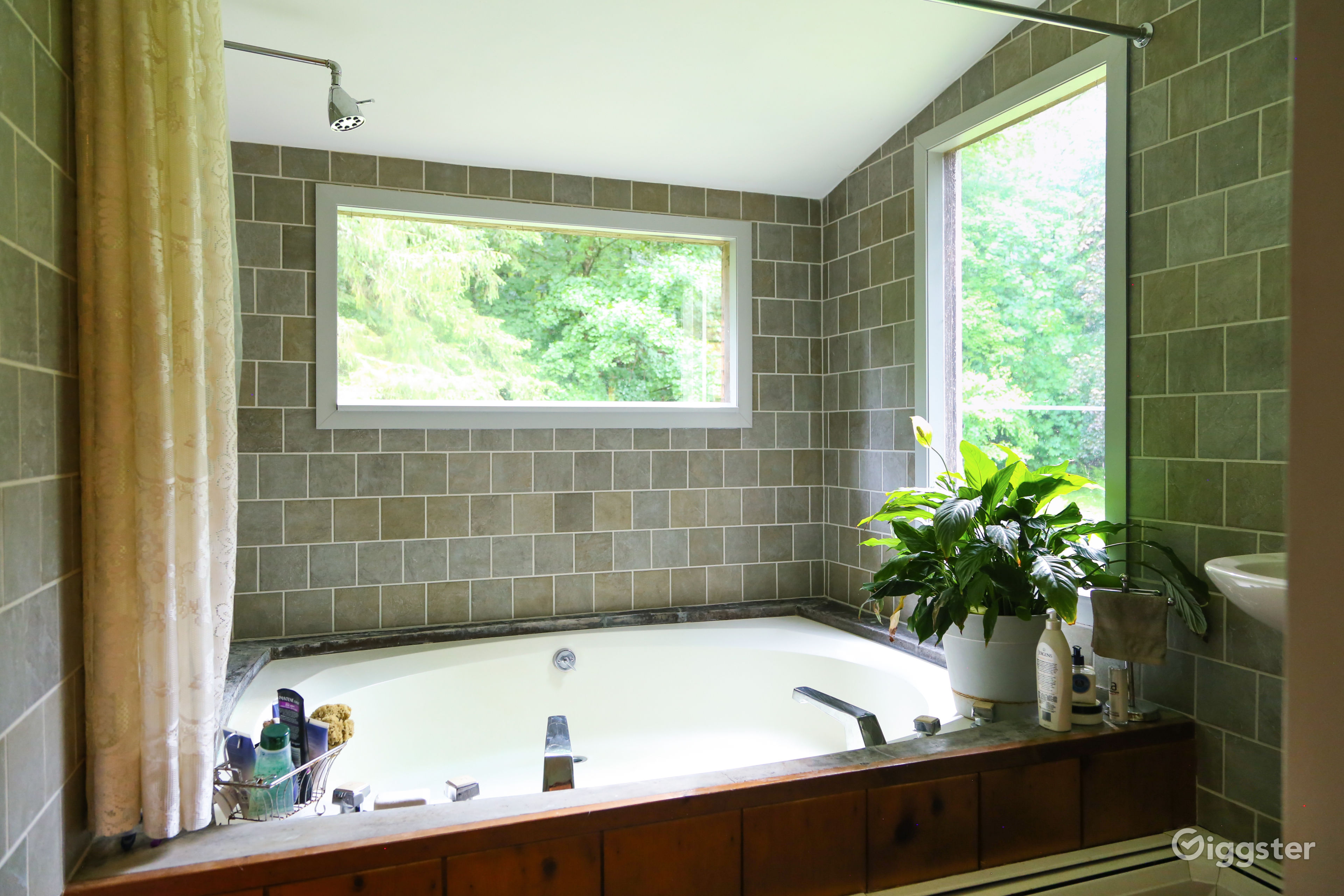 Sunnybrook House Rent this location on Giggster