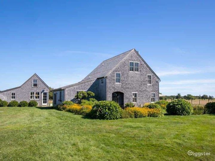 60 Acres of Oceanfront Property in Chilmark Rent this location on