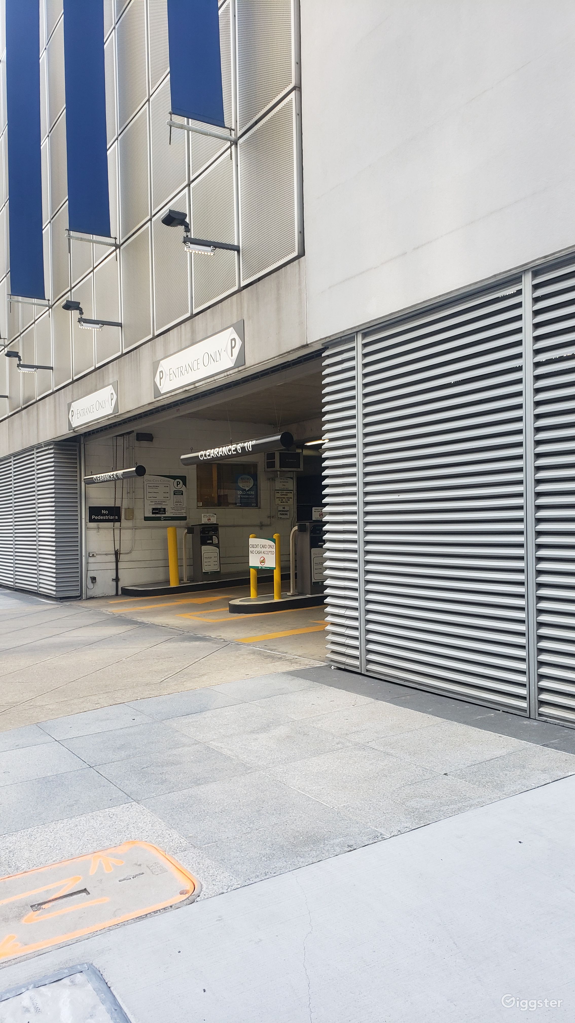 Downtown Houston rooftop parking garage with skyline view Rent this