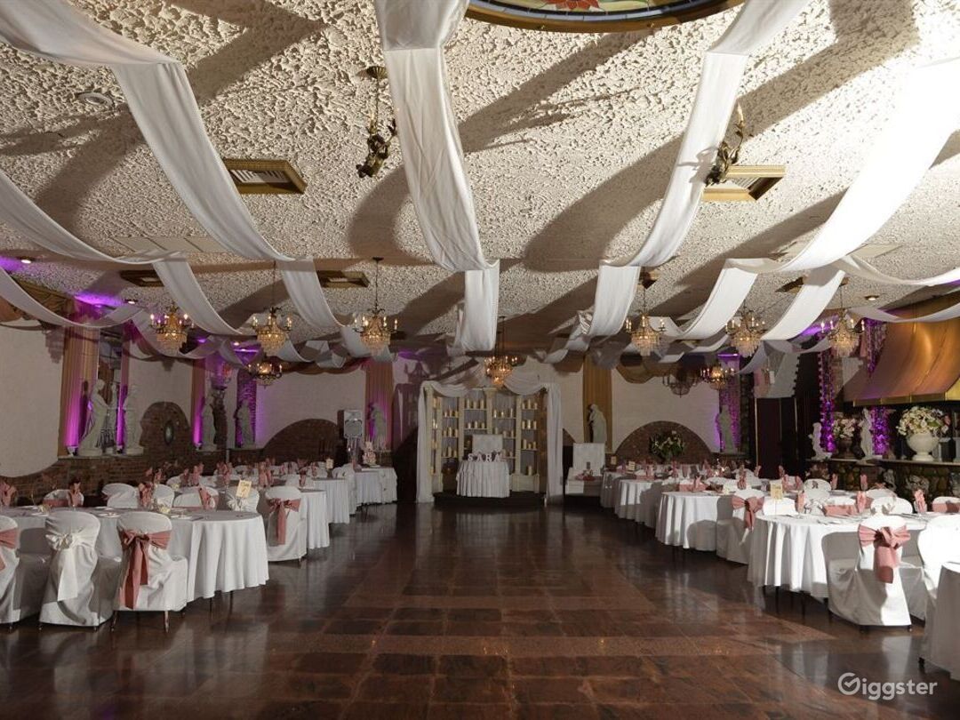The Grotto Room Photo 4