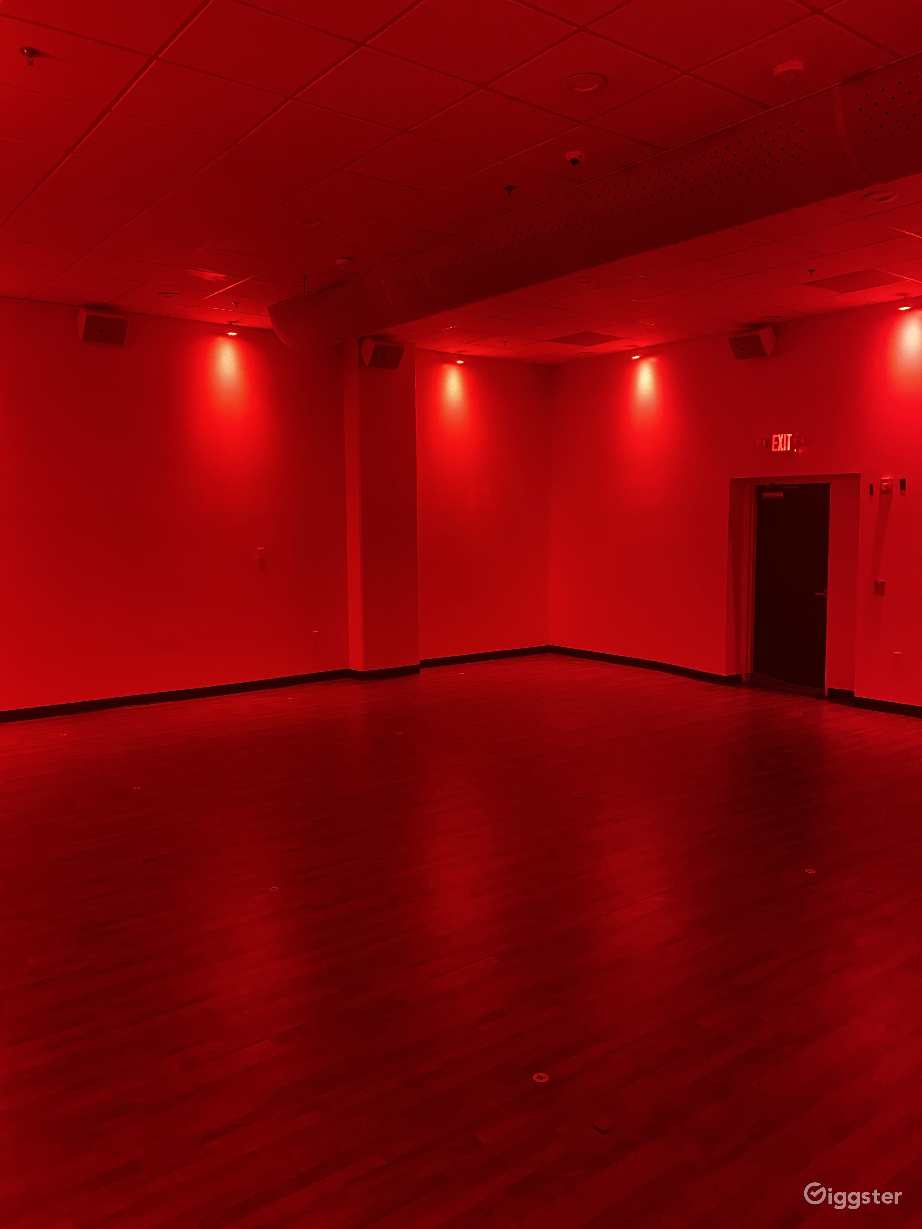 Midtown Video & Photo Studio Rent this location on Giggster