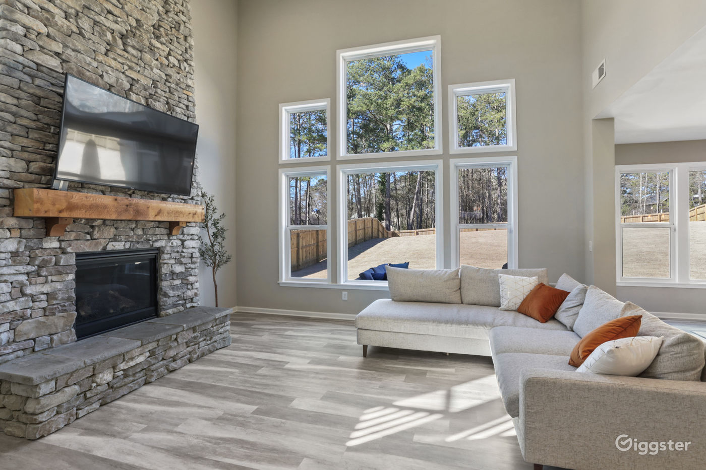 Suburban Serenity with Minimalist Design | Rent this location on Giggster